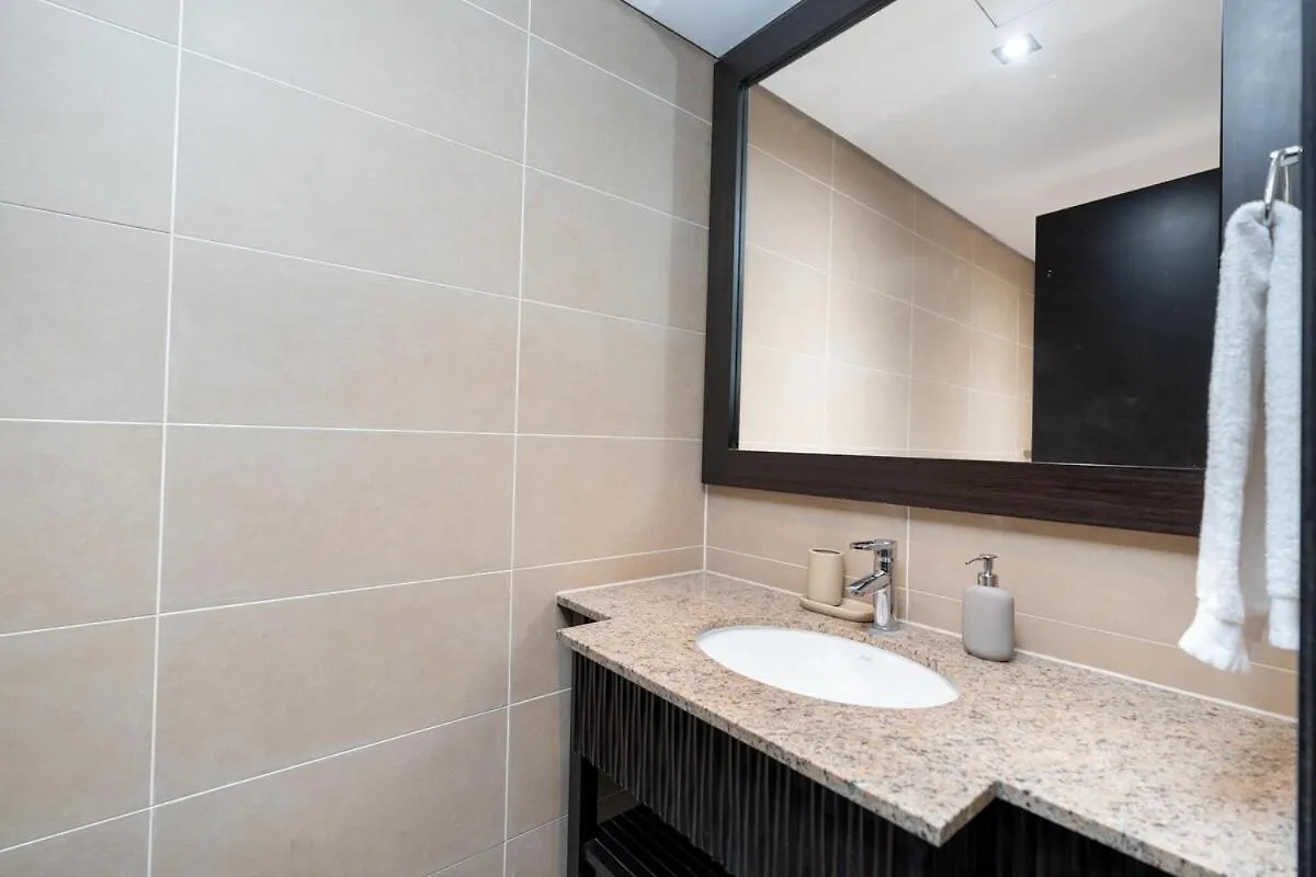 Burj & Ocean View King 2 Bedroom Apartment In Anantara Resort Dubai